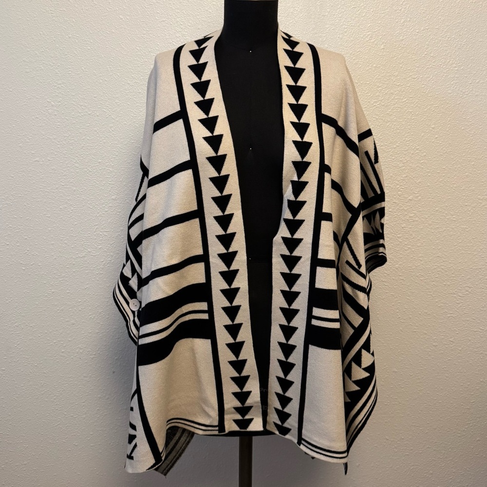 Studio Eleven Collection Aztec Poncho NWT